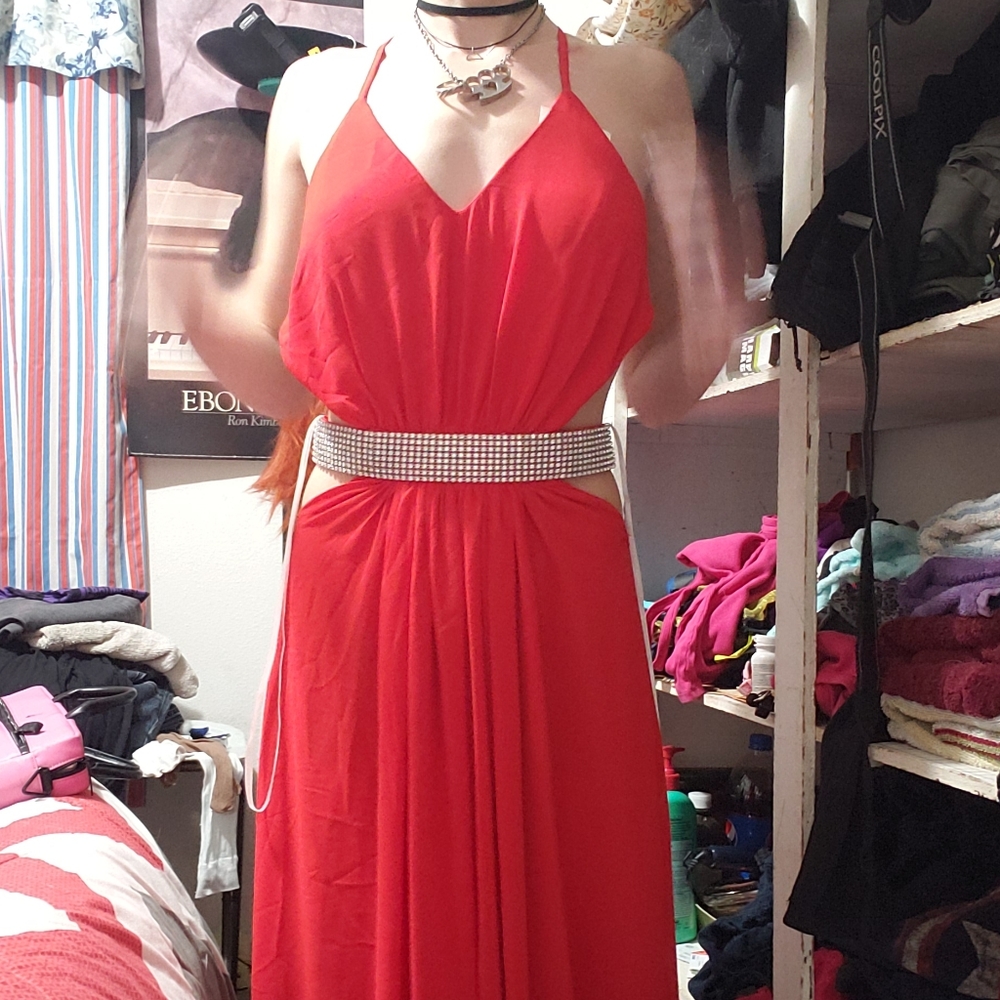 Formal gown - Picture 3 of 5